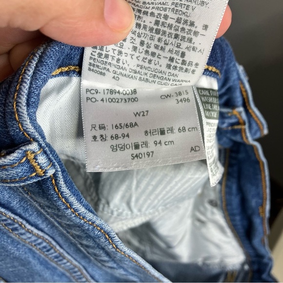 Levi’s distressed cuffed denim shorts women’s size 27 trendy summer casual - Picture 6 of 6